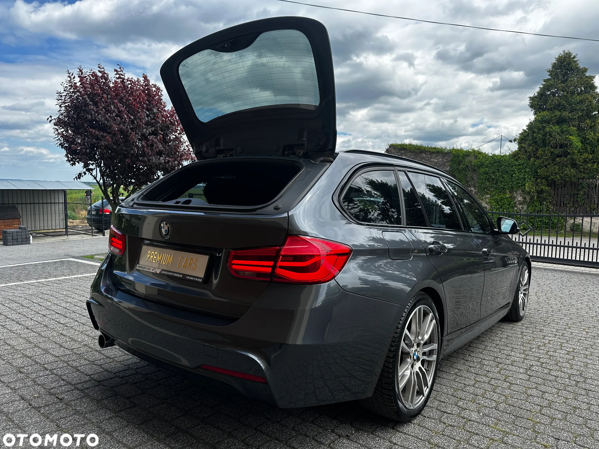 BMW Seria 3 318d Touring Edition M Sport Shadow - 11
