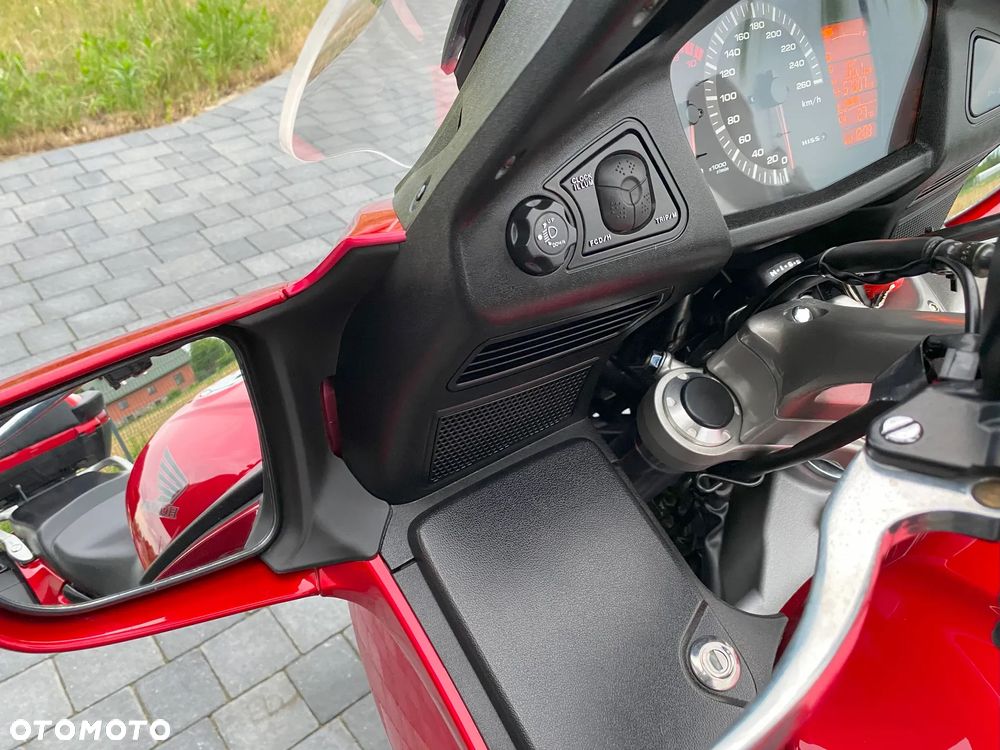 Honda ST - 24