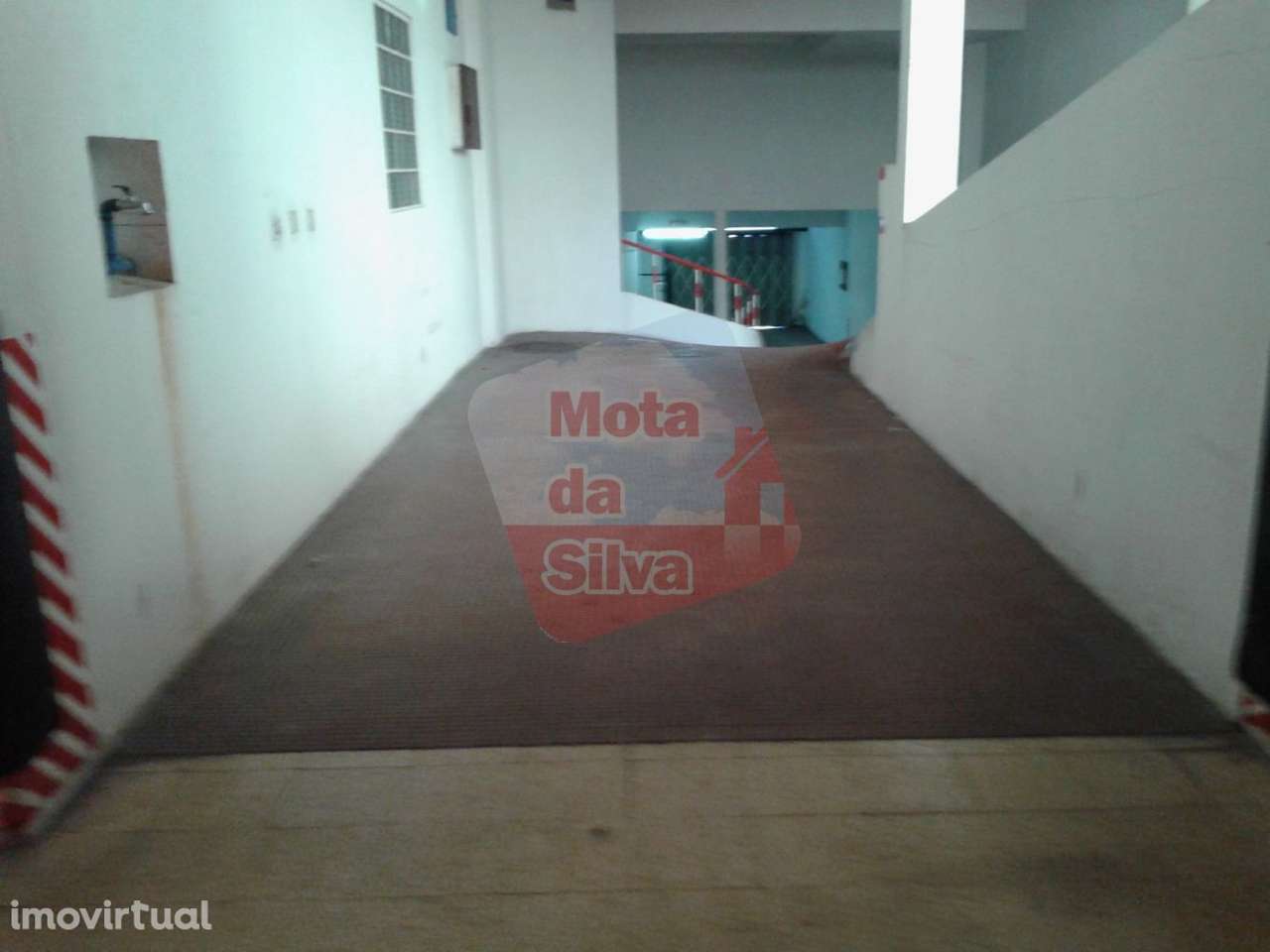 Excelente garagem para arrendamento na Cova da Piedade - Grande imagem: 5/5