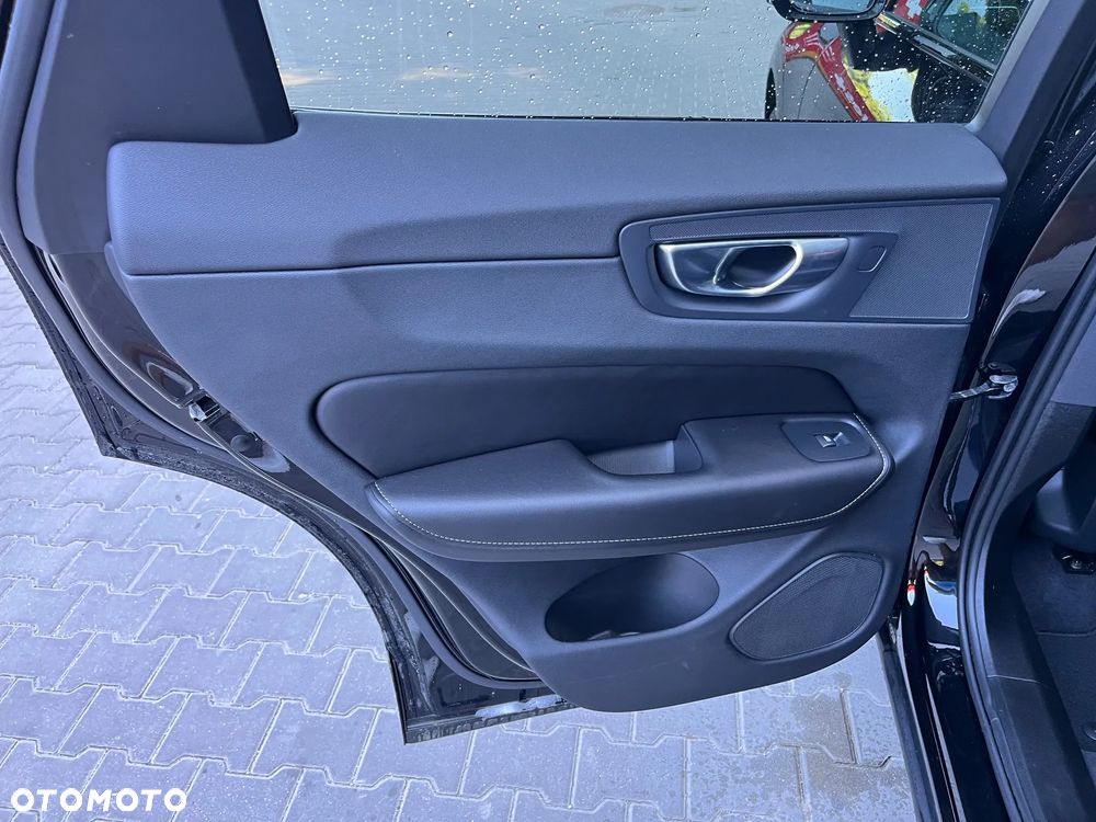 Volvo XC 60 B4 D Geartronic RDesign - 25