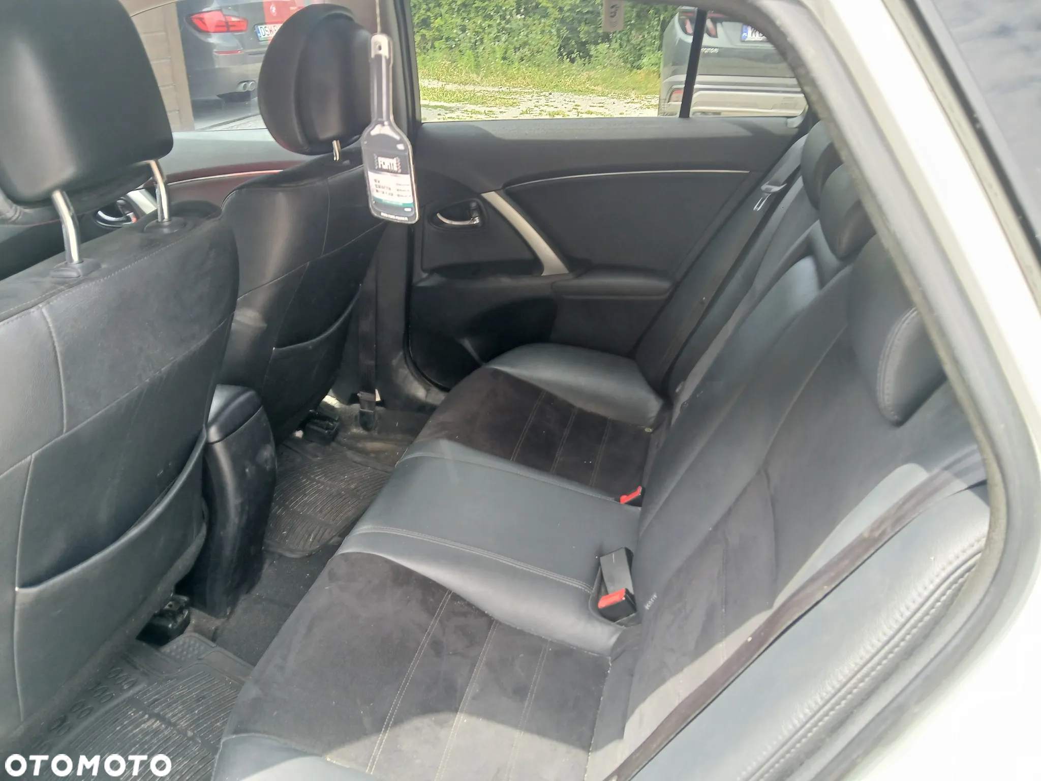 Toyota Avensis 2.0 D-4D Premium - 7