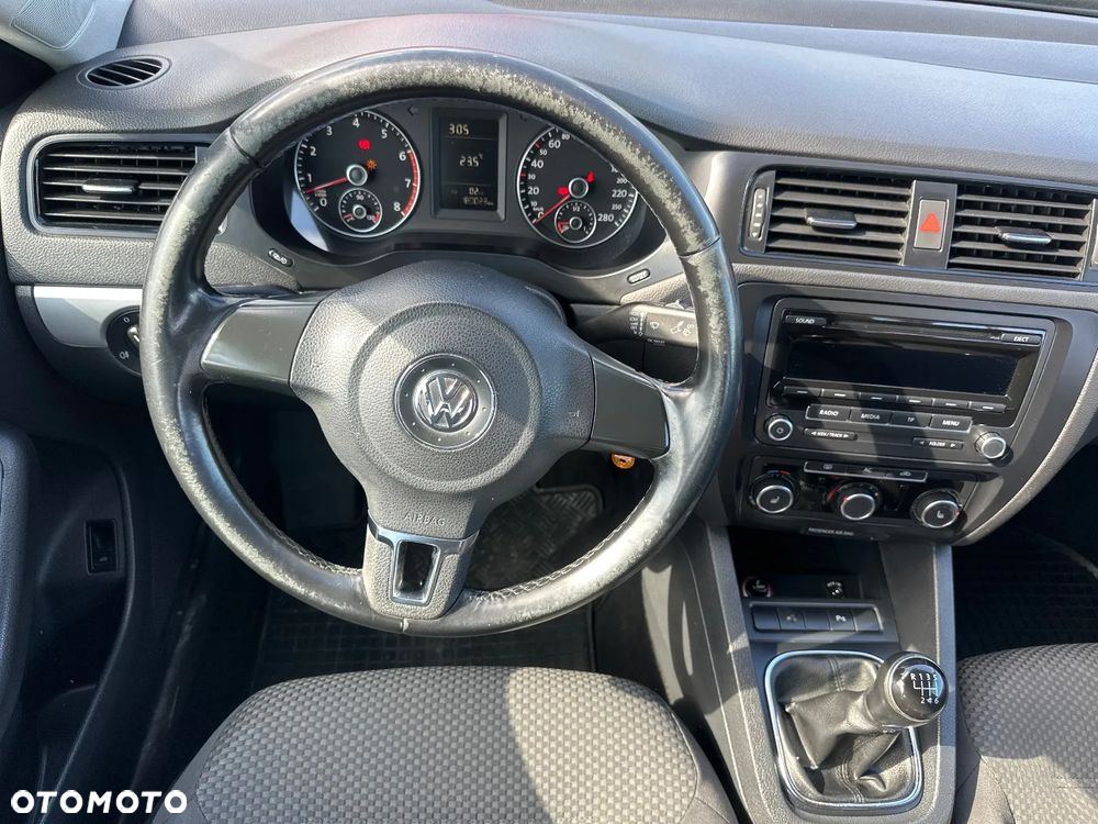 Volkswagen Jetta 1.2 TSI Trendline - 26