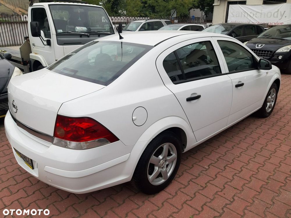Opel Astra 2012 photo 5