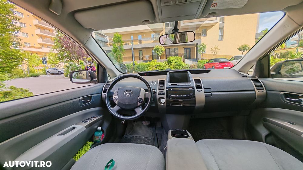 Toyota Prius (Hybrid) Luna - 14