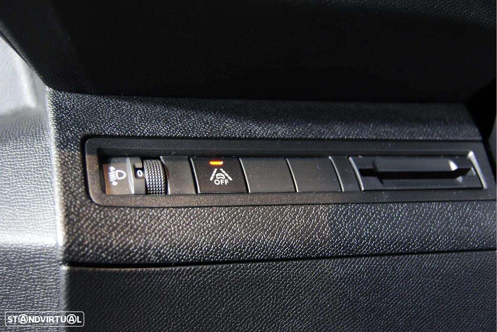 Peugeot 3008 1.5 BlueHDi Allure Pack EAT8 - 18