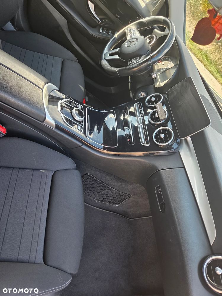 Mercedes-Benz Klasa C 180 9G-TRONIC - 12