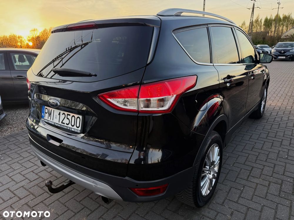 Ford Kuga 2.0 TDCi 2x4 Titanium - 4