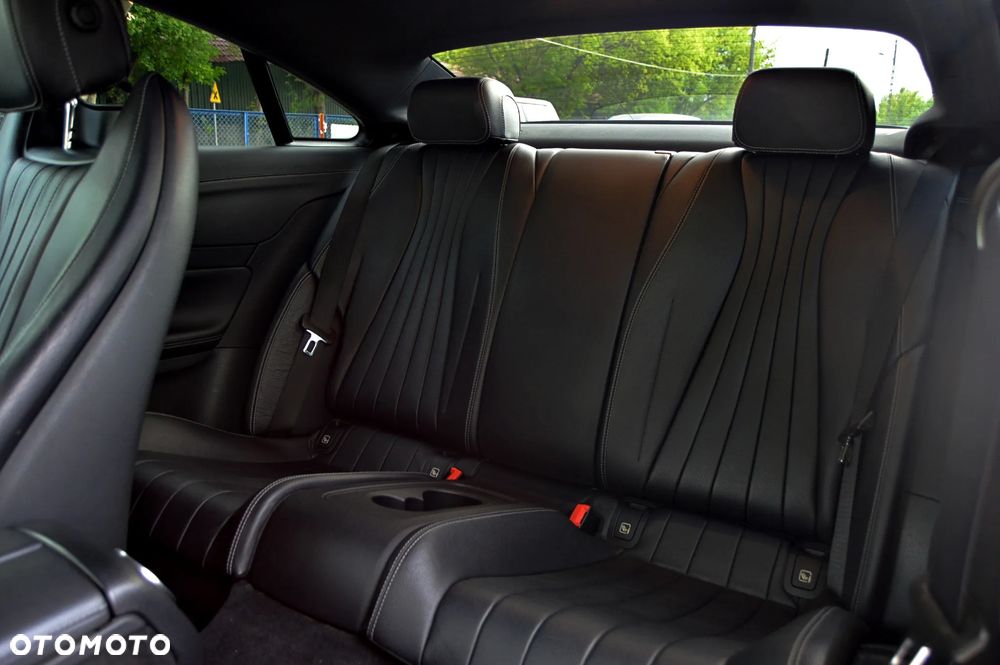 Mercedes-Benz Klasa E 220 d 4-Matic 9G-TRONIC - 9