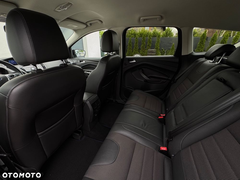 Ford Kuga 2.0 TDCi 2x4 Titanium - 33