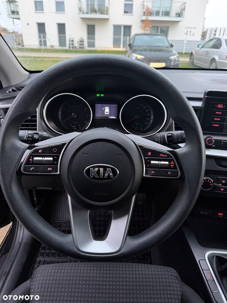 Kia Ceed - 10