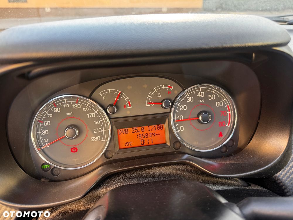 Fiat Grande Punto 1.4 T-Jet 16V Racing - 11