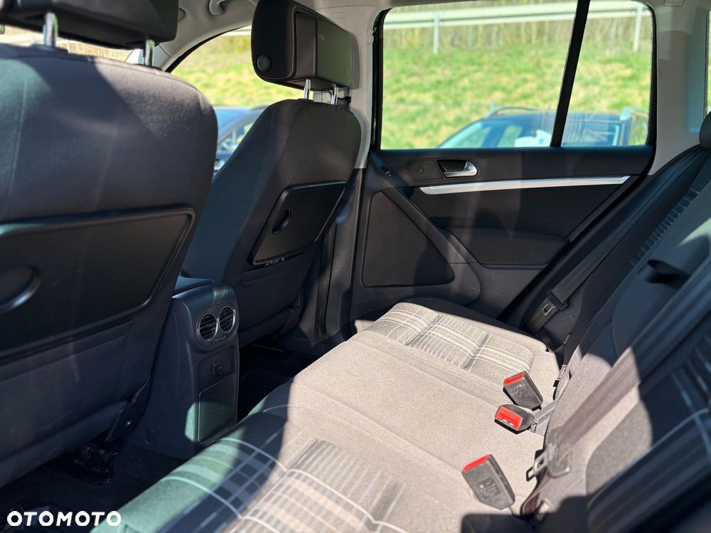 Volkswagen Tiguan 2.0 TDI DPF BlueMotion Technology Lounge Sport & Style - 15