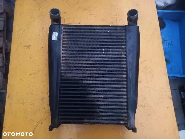 Chłodnica powietrza intercooler IC Case Maxxum 140 Multicontroller - 1