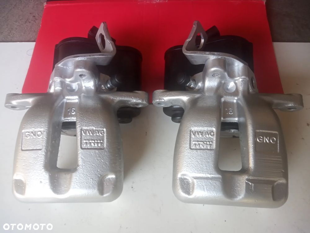 ZACISK HAMULCOWY VW PASSAT B5 B6 B7 B8 CC TIGUAN SHARAN ARTEON SEAT ALHAMBRA GOLF VII AUDI A6C6 C5 C7 A4 B8 A8 D3 D4,TT,Q3,Q5,A5,MAZDA CX5 CX7 CX9 MAZDA 3 ,6, VOLVO S60 V60 XC60 XC70 V70 S80 HYUNDAI i40,i30,KONA TUCSON KIA SPORTAGE CEED, PROCEED OPTIMA LANCIA THESIS FORD MONDEO MK4,MK5,V, GALAXY S-MAX KUGA 2 ,3 ESPACE ,EDGE, RENAULT SCENIC III MEGANE III TALISMAN SKODA Octavia III Superb III QUAD CF MOTO LIGIER X Too NOVA MICROCAR MC1 MC2 Cargo,IVECO Daily Seat Leon III BMW 5 - 4