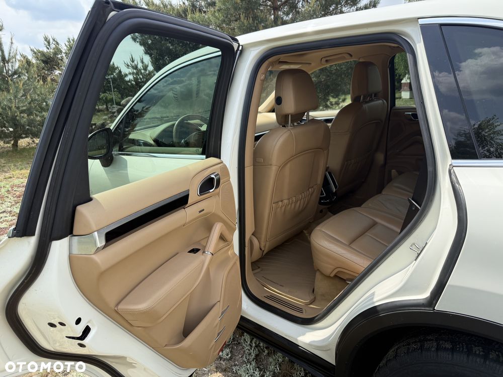 Porsche Cayenne - 15