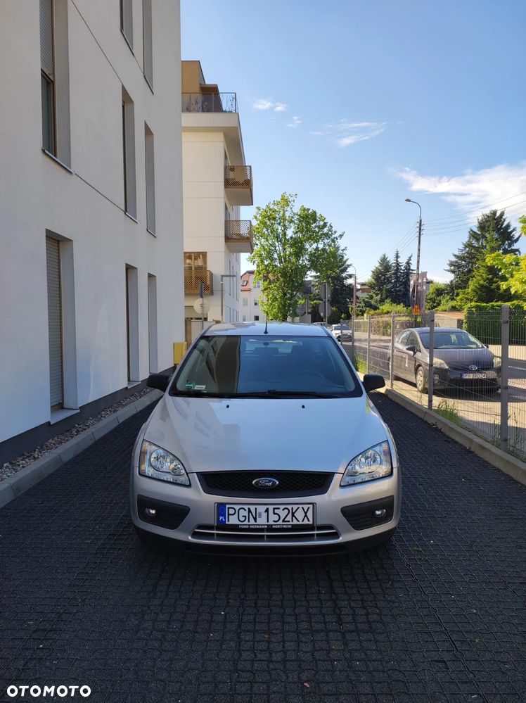 Ford Focus 1.6 16V Style - 3