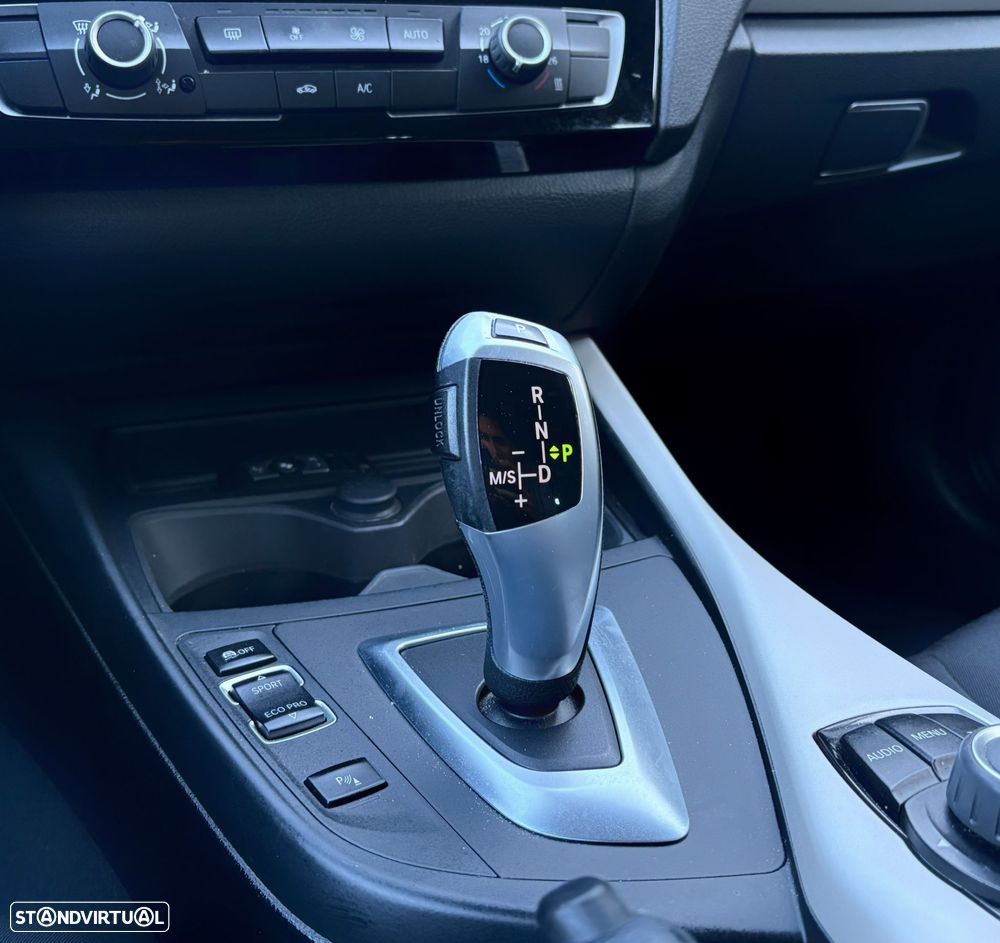 BMW 116 d Line Urban Auto - 9