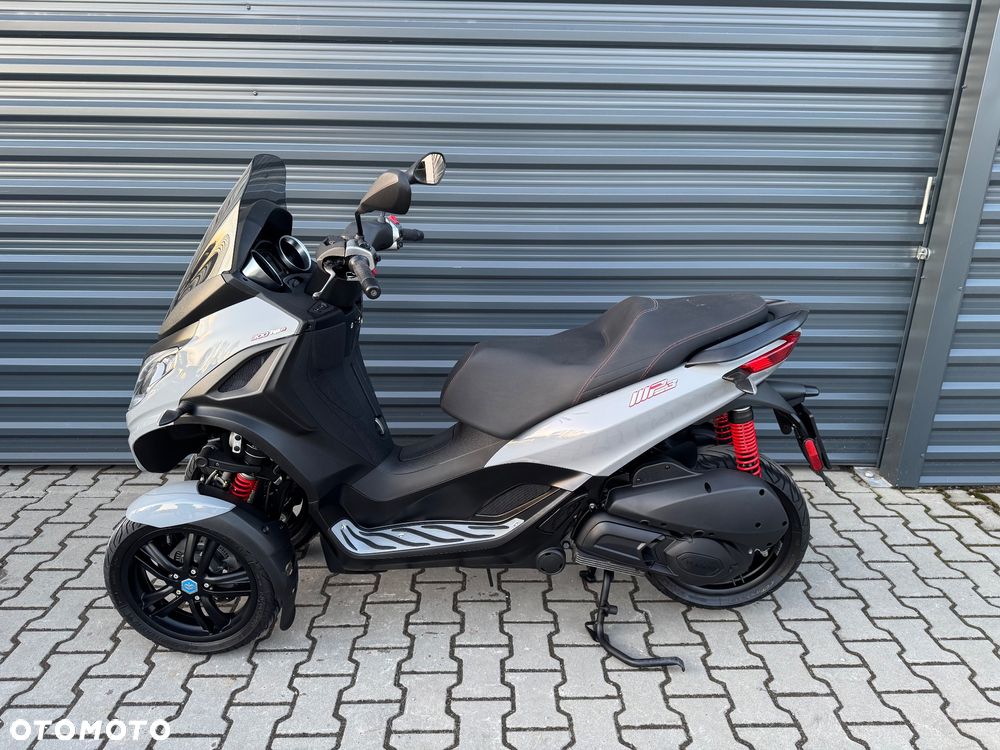 Piaggio MP-3 - 4