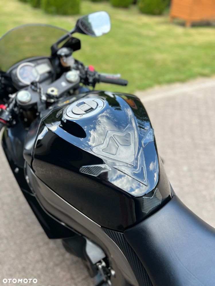 Suzuki GSX-R - 19
