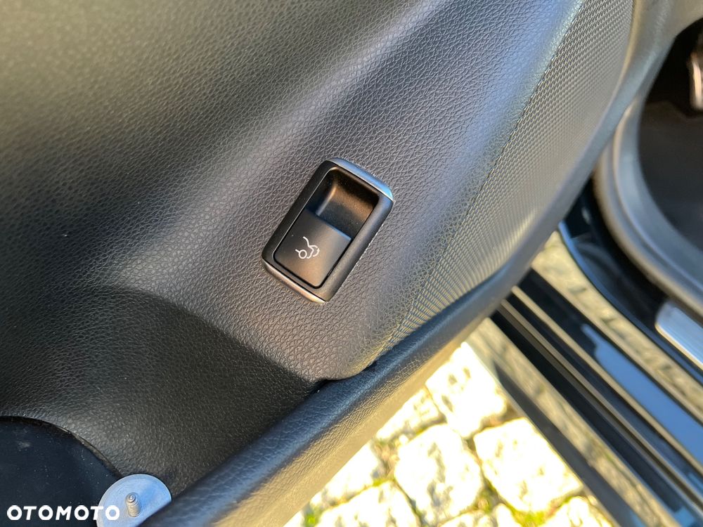 Mercedes-Benz CLA 200 7G-DCT AMG Line - 17