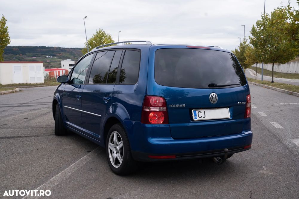 Volkswagen Touran 2.0TDI Highline - 4