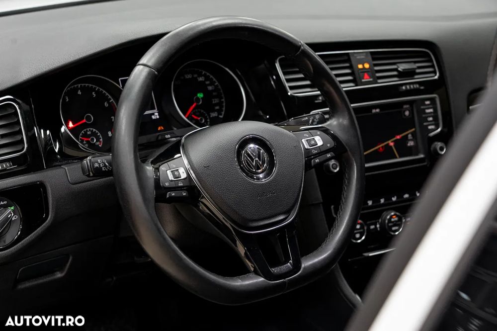 Volkswagen Golf 1.4 TSI BlueMotion Technology DSG Highline - 22