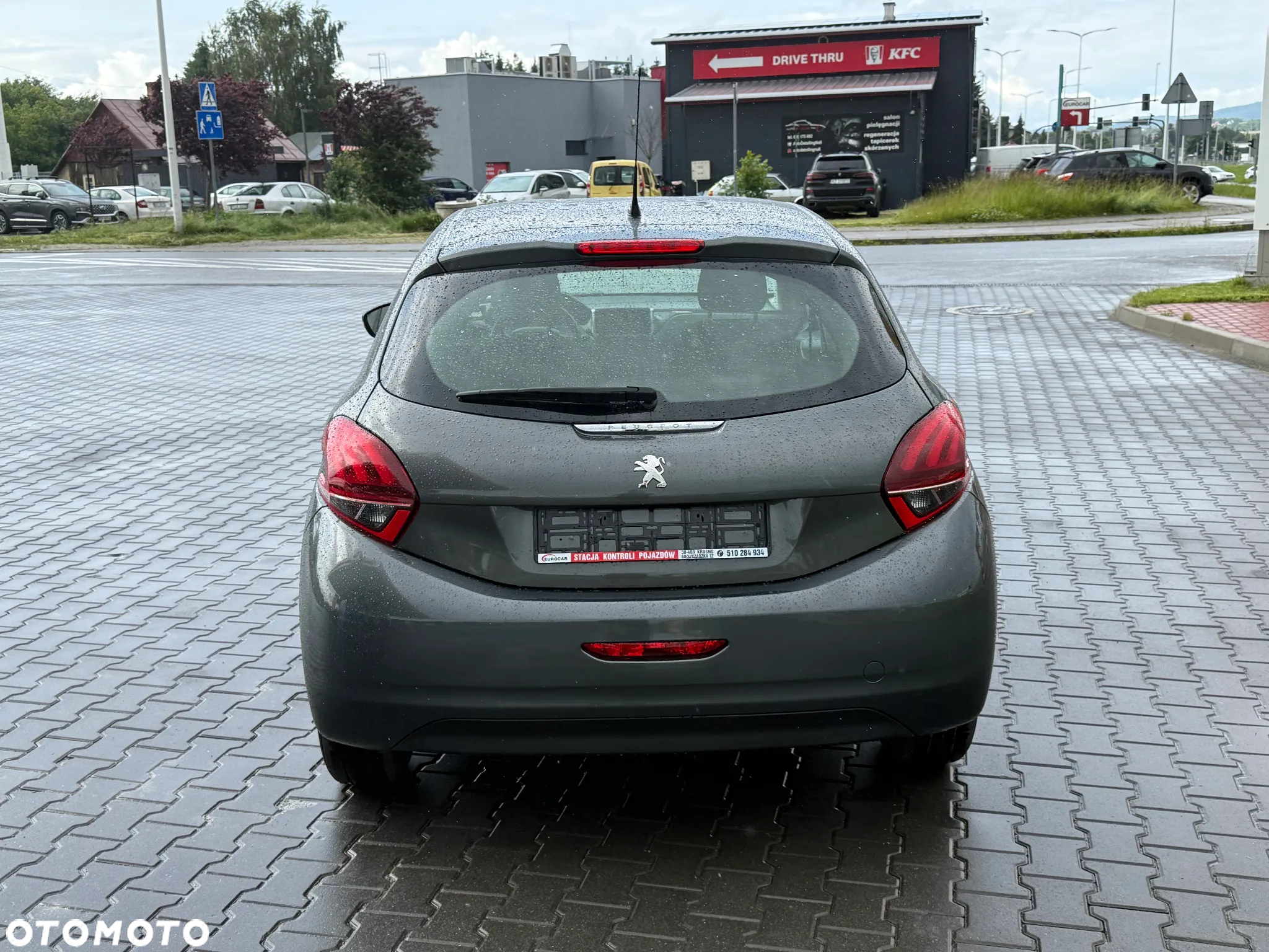 Peugeot 208 1.6 BlueHDi Allure S&S - 5