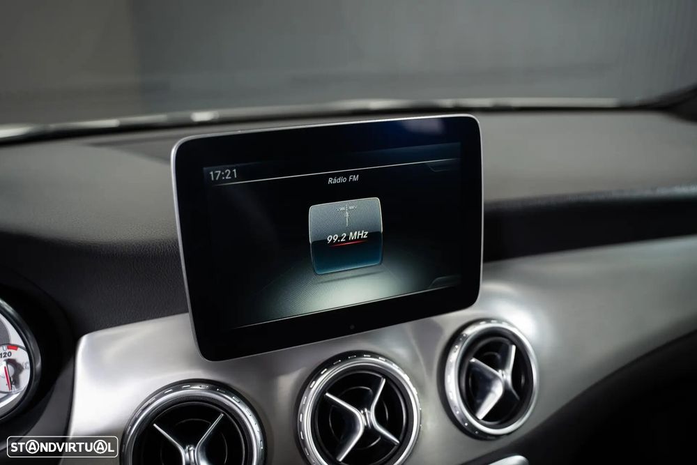Mercedes-Benz GLA 200 - 27