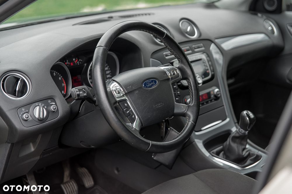 Ford Mondeo - 30