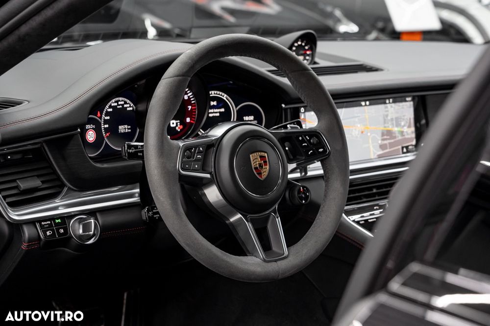 Porsche Panamera GTS - 33
