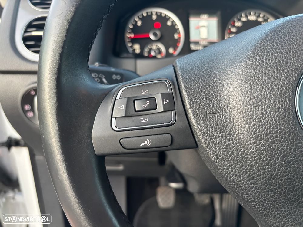 VW Tiguan 2.0 TDi Sport BlueMotion - 18