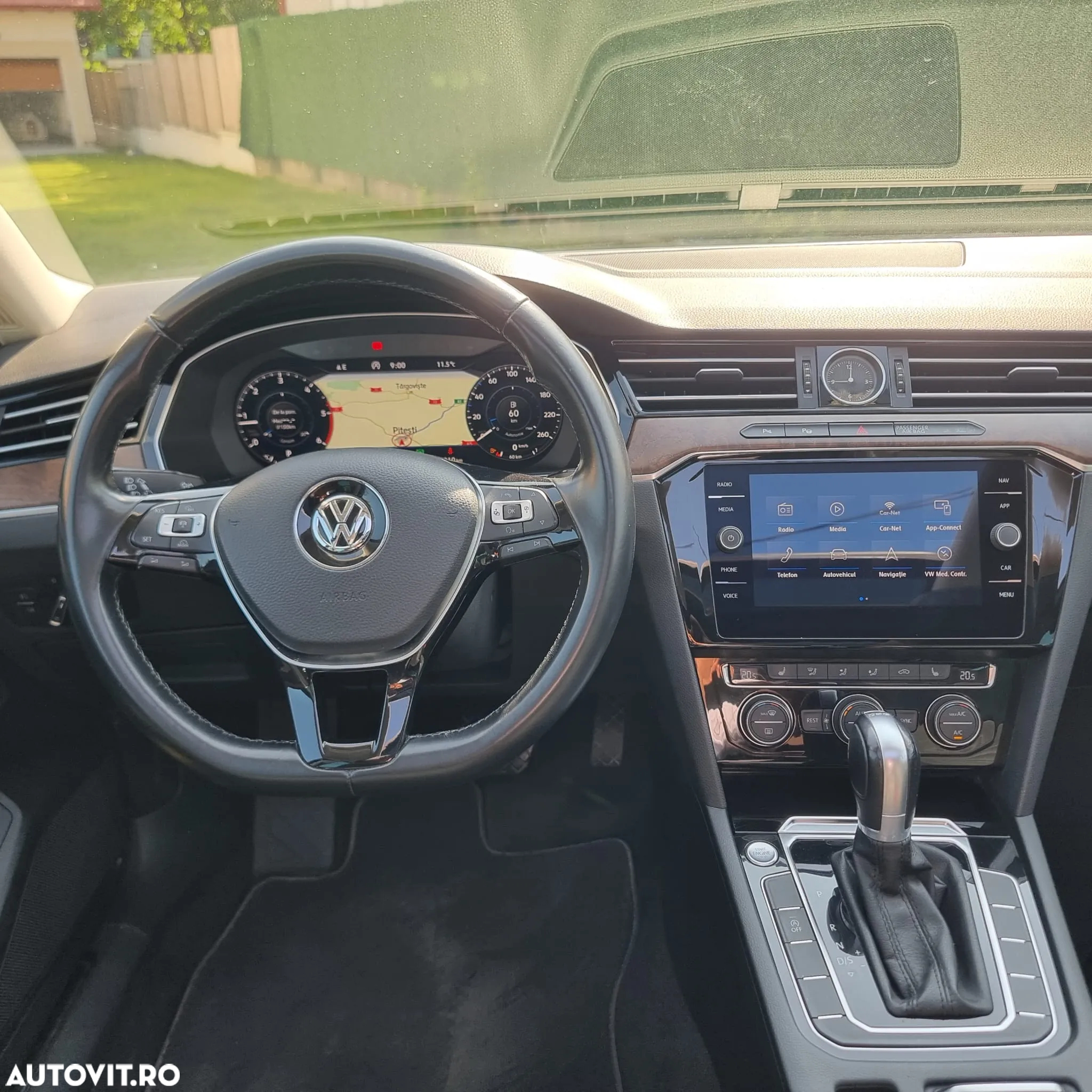 Volkswagen Passat - 4