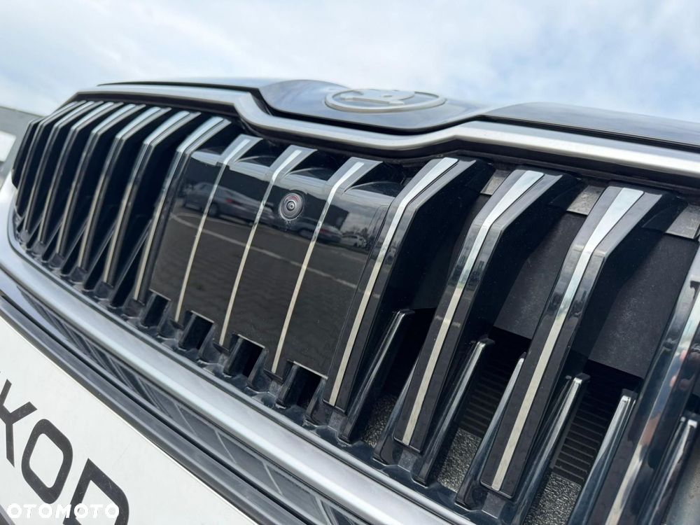 Skoda Superb 2.0 TDI SCR 4x4 L&K DSG - 5