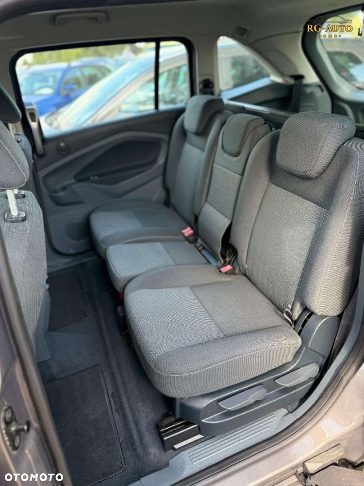 Ford Grand C-MAX - 34