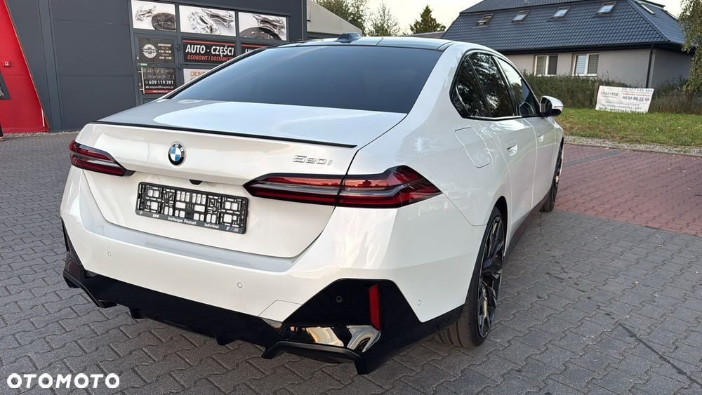 BMW Seria 5 520i - 9