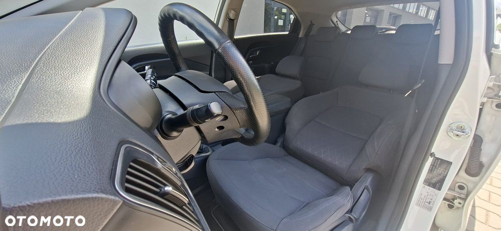 Kia Rio 1.1 CRDI Attract - 19