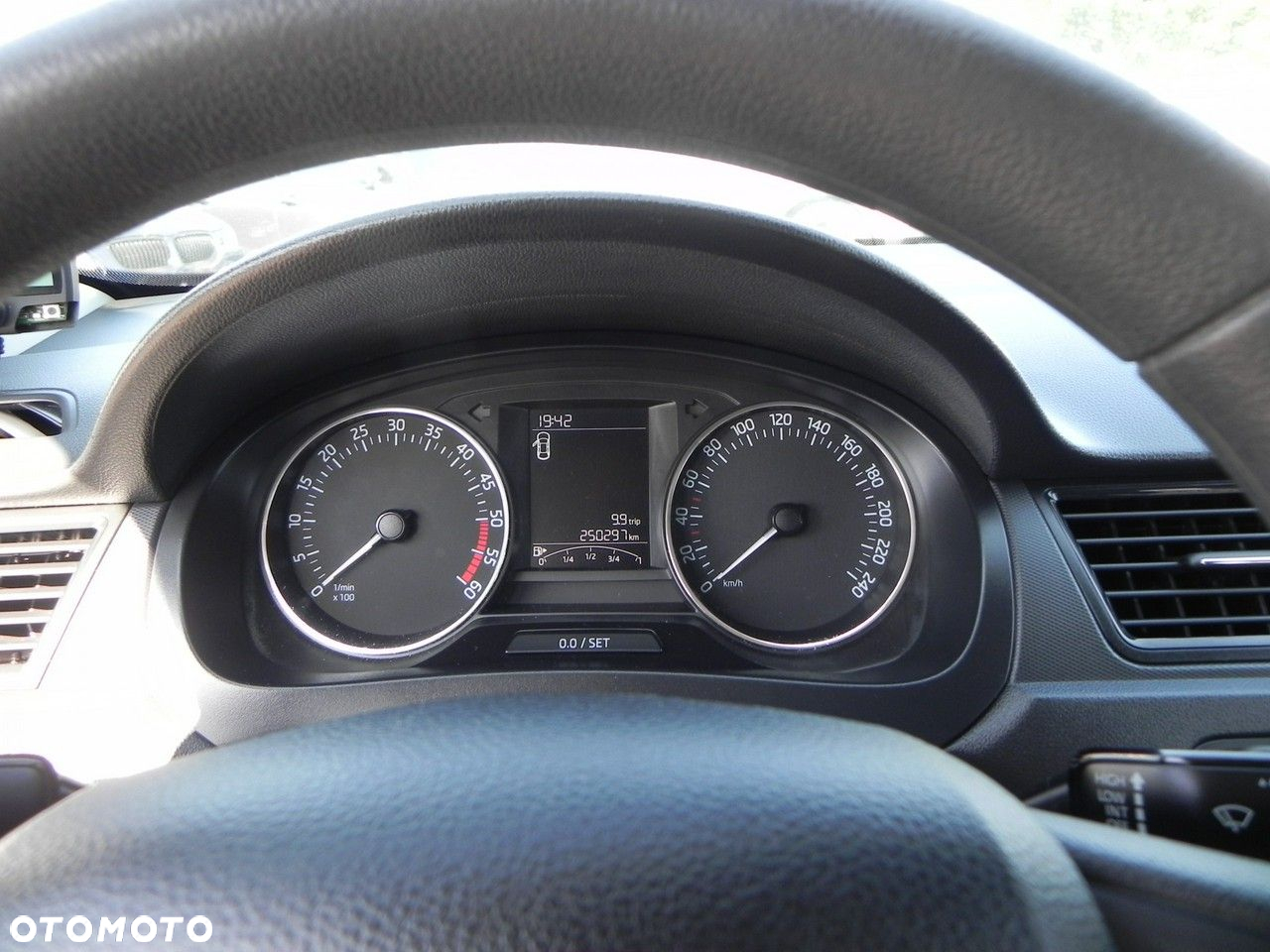 Skoda RAPID - 15