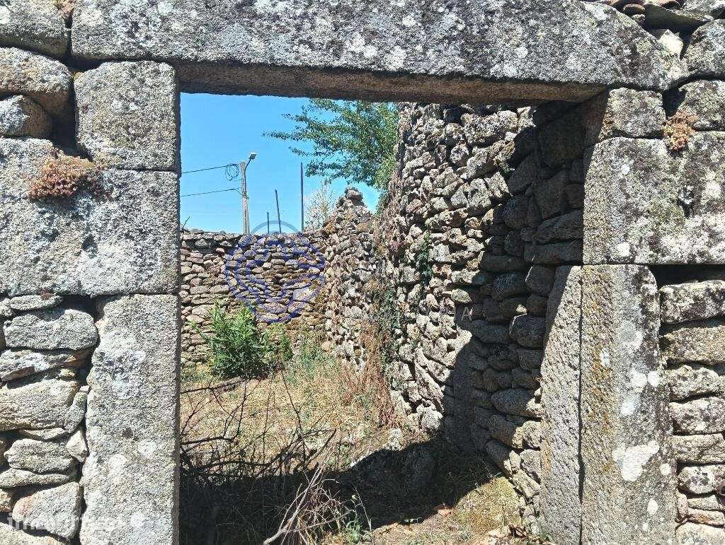 Moradia  na Região do Douro á venda  para recuperar em Coura Armamar - Grande imagem: 5/25
