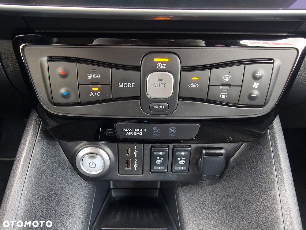 Nissan Leaf 40kWh N-Connecta - 11