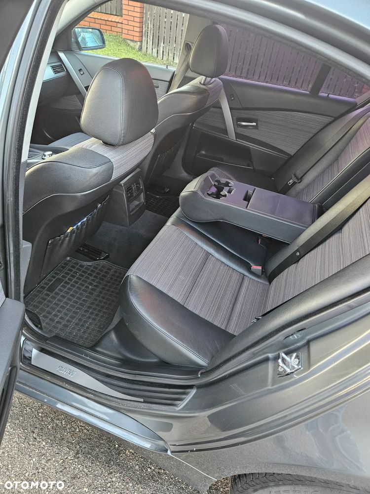 BMW Seria 5 525i - 7