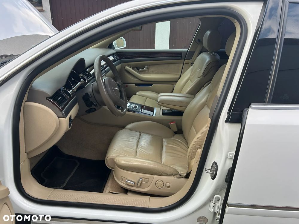 Audi A8 4.2 Quattro - 3