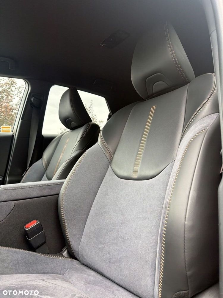 Lexus LBX 1.5 Hybrid Cool AWD - 13