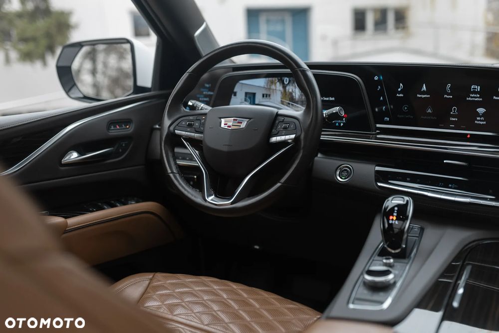 Cadillac Escalade - 25