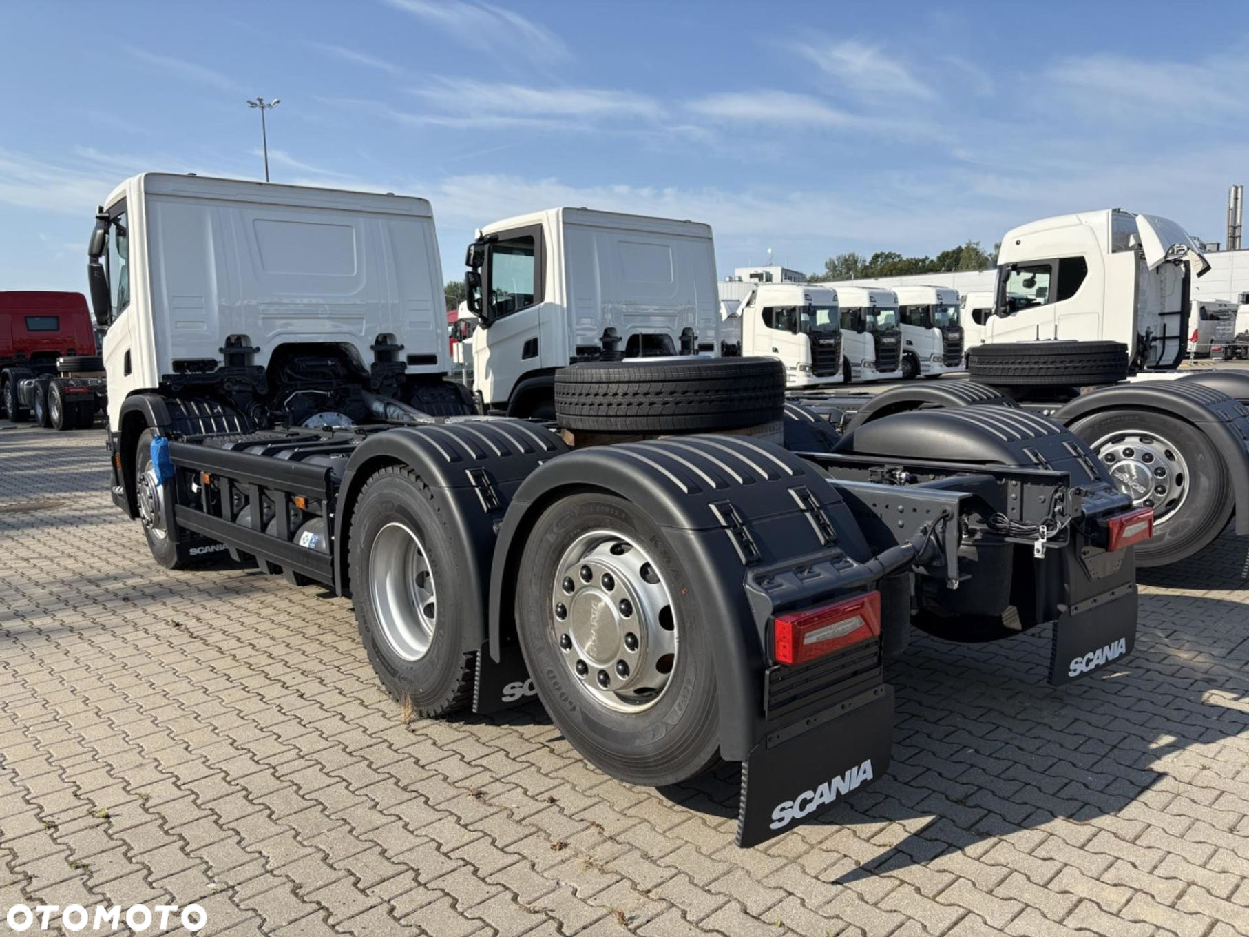 Scania P 340 B6x2*4NA - 11