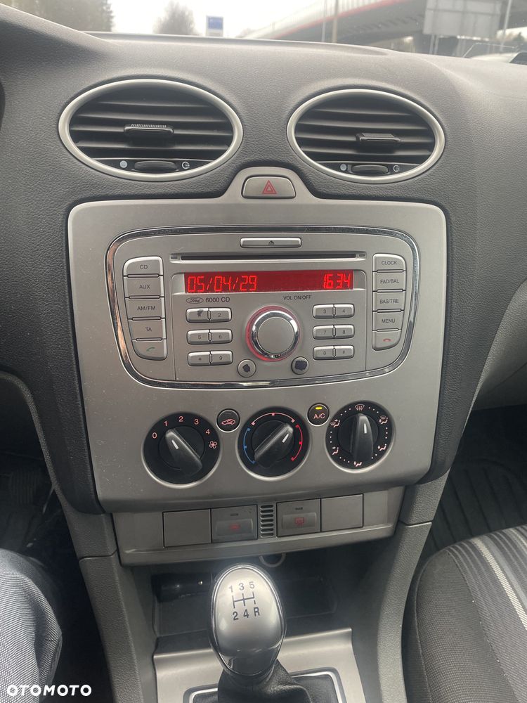 Ford Focus 1.6 Ambiente - 10