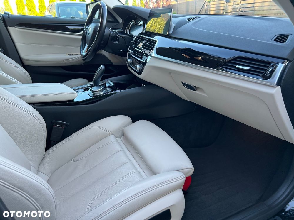 BMW Seria 5 520d xDrive Luxury Line sport - 18