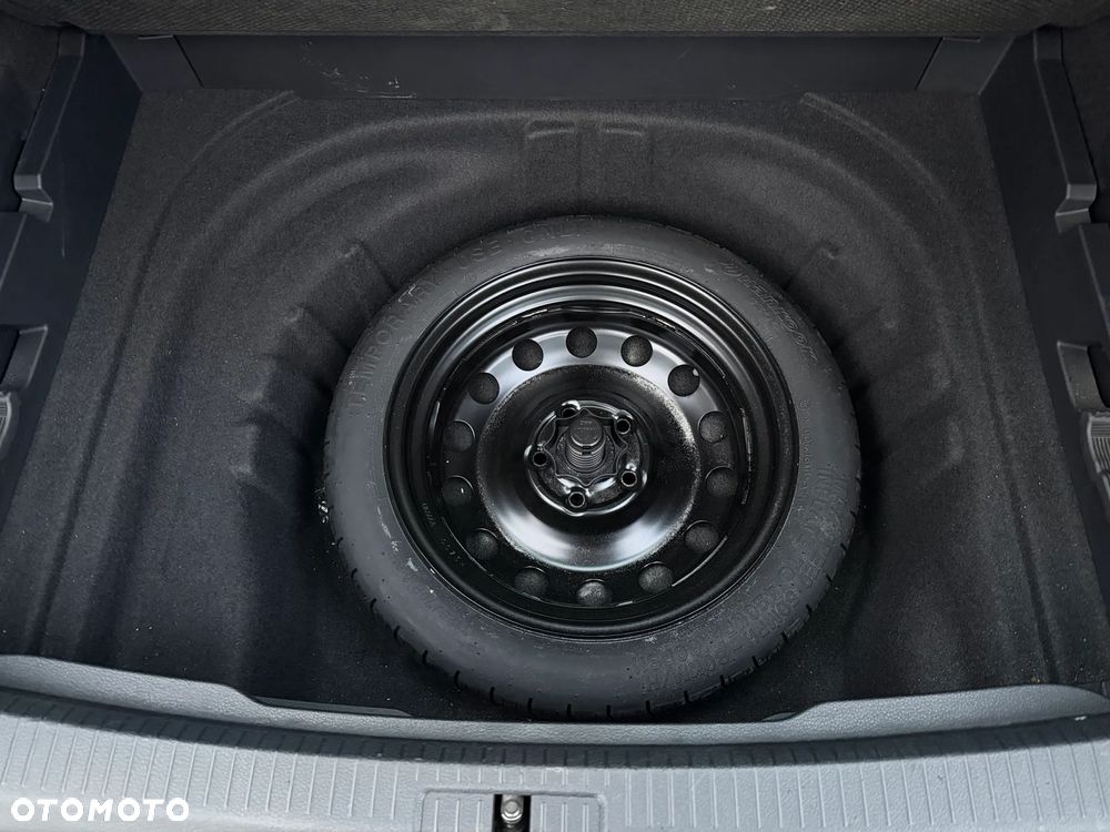 Volkswagen Golf 1.6 TDI BMT Comfortline - 23