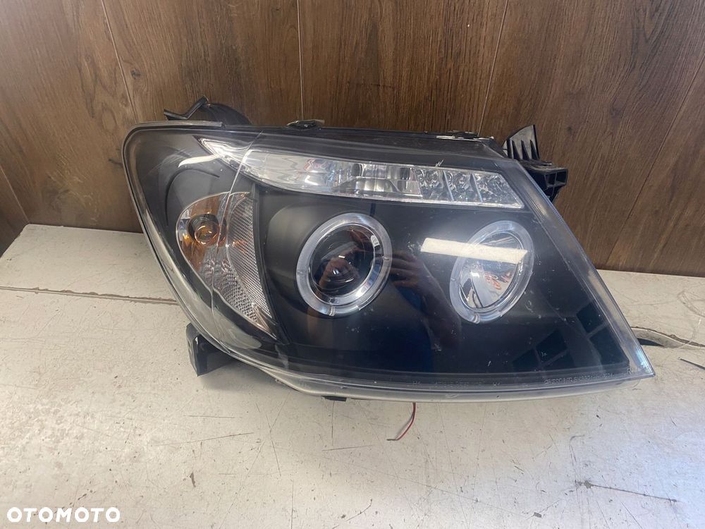TOYOTA HILUX LAMPA PRAWY LEWY PRZÓD KOMPLET - 9