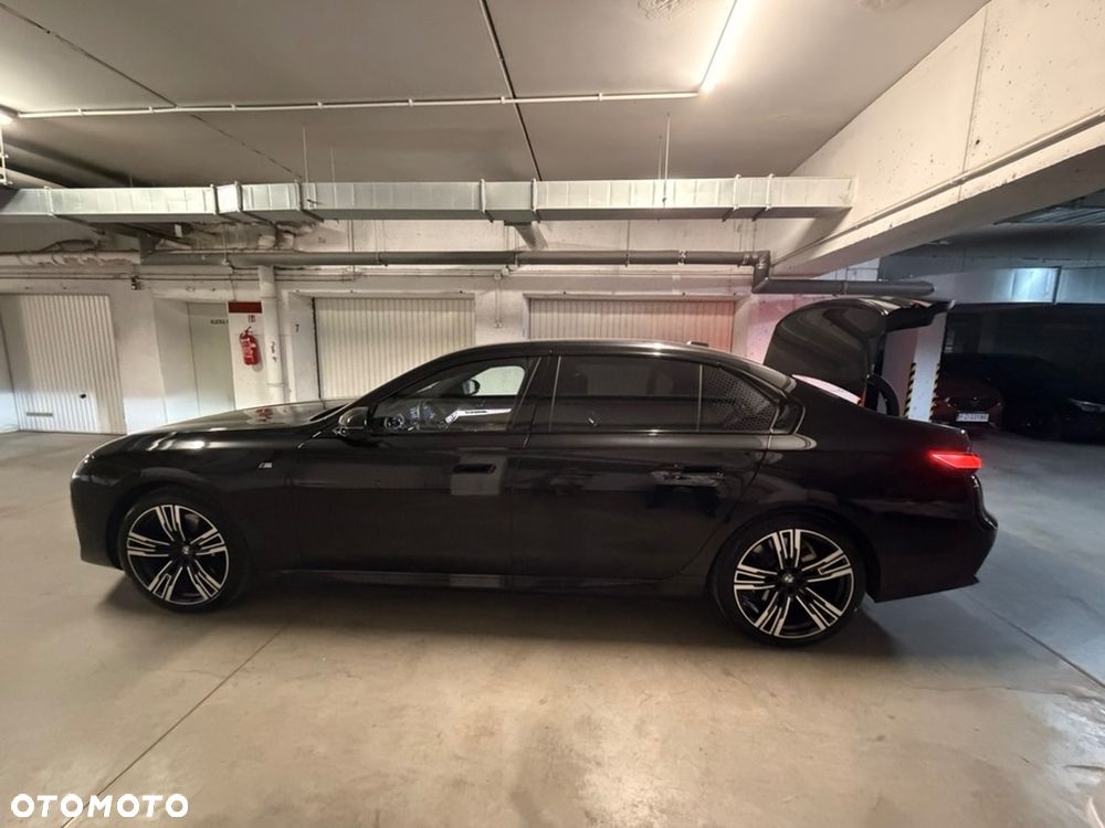 BMW Seria 7 - 22