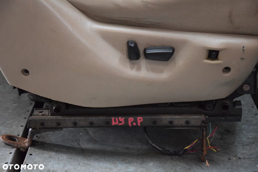 JEEP GRAND CHEROKEE WJ FOTEL PRAWY PRZÓD - 11